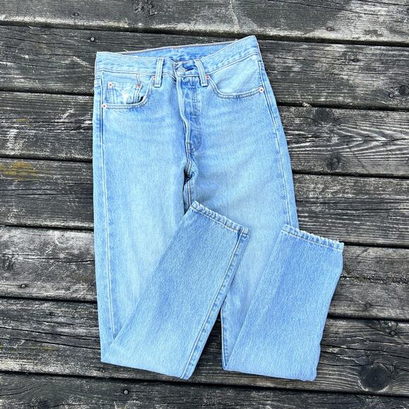 Levi’s Premium 501 Skinny Jeans Big E Red Tag Light Wash W24 L30 - Picture 2 of 10